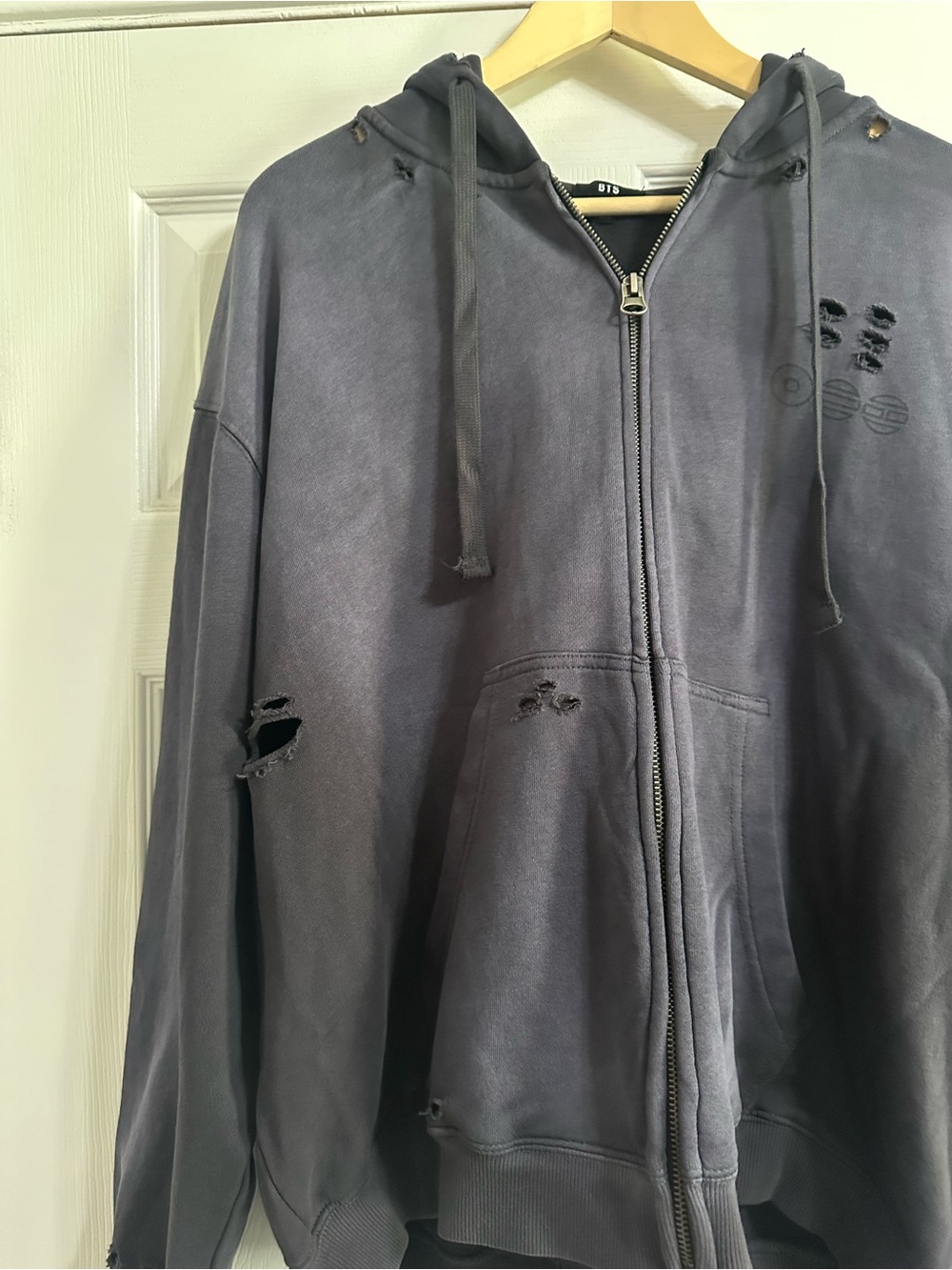BTS Arirang World Tour Hoodie - Picture 5 of 13